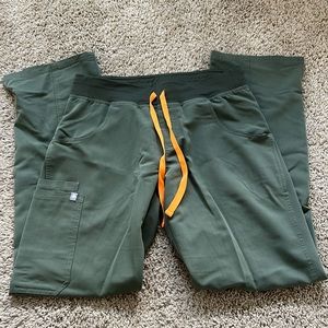 Figs Kade cargo pants sz small moss green